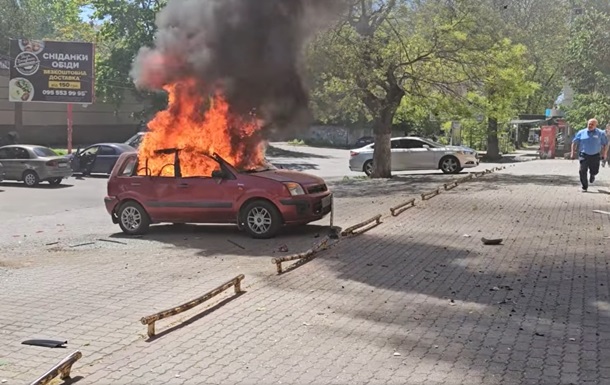 Дрони росіян атакували центр Херсона: є потерпілі