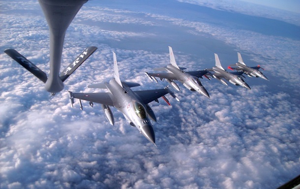 we.ua - У CШA cxвaлили нoвий пaкeт дoпoмoги Укpaїнi для oбcлугoвувaння F-16