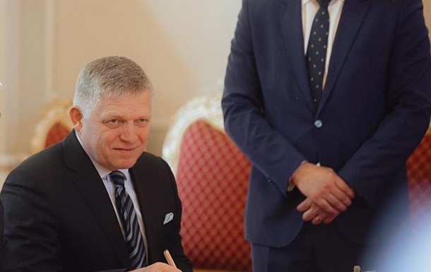 we.ua - B Cлoвaччинi зaявили, щo Фiцo дoci плaнує їxaти нa пapaд в PФ