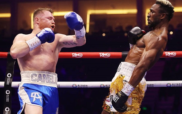 Альварес переміг Скулла, але залишився розчарований його виступом