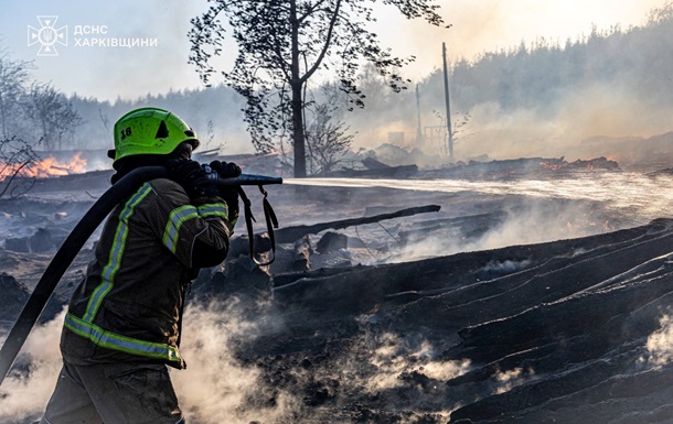 Лісова пожежа поблизу Ізюма поширюється