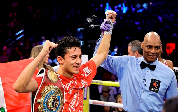 Эспиноса защитил свой чемпионский титул зрелищным нокаутом