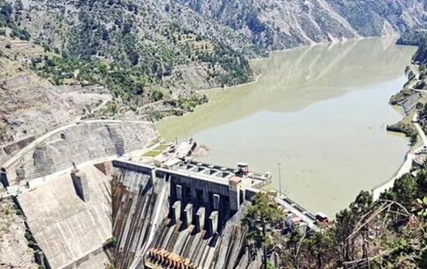 Индия на границе с Пакистаном остановила пропуск воды через плотину