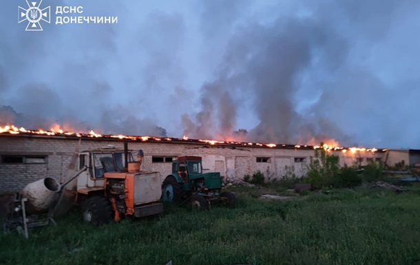 На Донетчине - масштабный пожар из-за атаки дронов