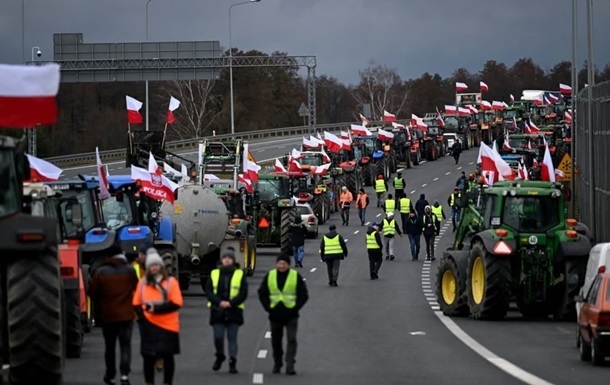 Польские перевозчики анонсировали блокировку границы