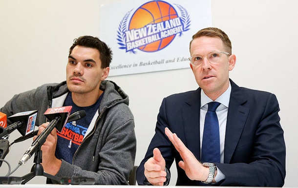 Генеральный менеджер Оклахомы получил награду от НБА