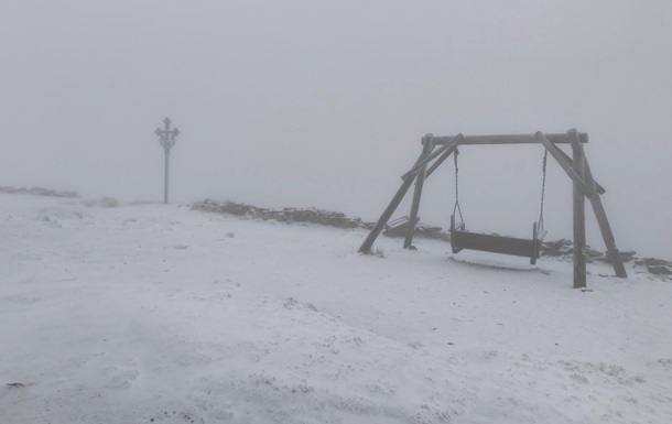 У Карпатах насипало снігу і вдарив мороз 