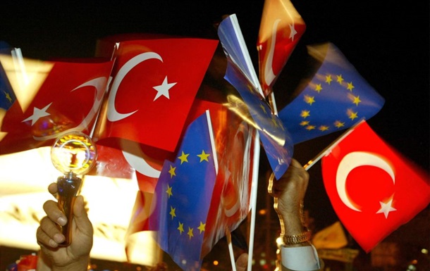 Турцию признали не готовой к вступлению в ЕС, Анкара ответила