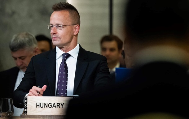 Сіярто відреагував на затримання агентів Угорщини