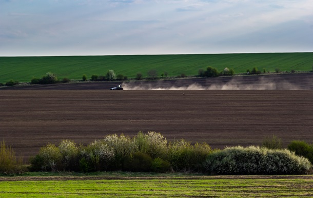 Весняна сівба: аграрії виконали 76% плану