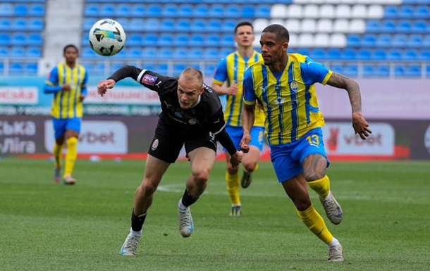 Шахтар у матчі із Зорею іде з поля з малим шансом триматися другим