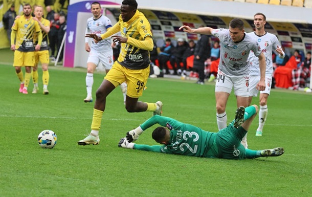 Верес в гостях уступает Руху