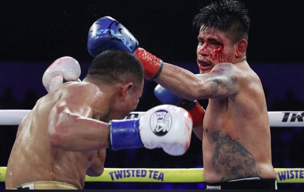 Наваррете переміг Суареса технічним рішенням після зупинки бою