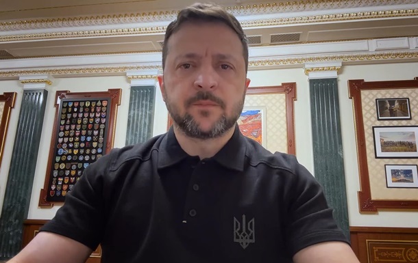 Зеленський привітав українок з Днем матері