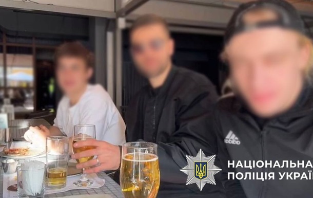 В Киеве задержаны молодые люди, которые хвастались оружием в прямом эфире