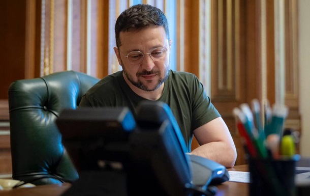 Зеленский впервые поговорил с Папой Львом XIV