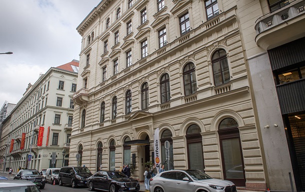 Угорщина через рекордний дефіцит заморозила частину бюджетних витрат