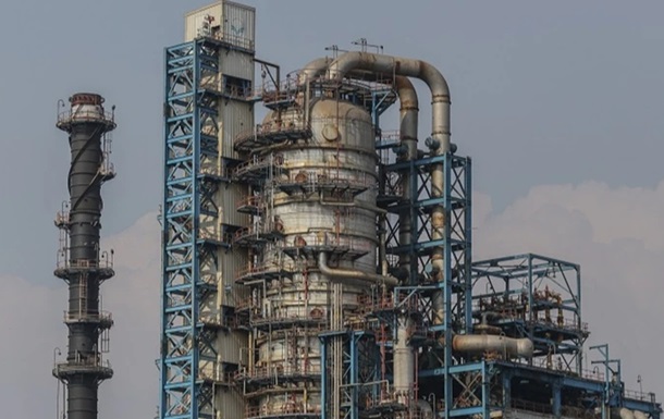 Російські нафтові доходи - на мінімумі: як це вплине на хід війни