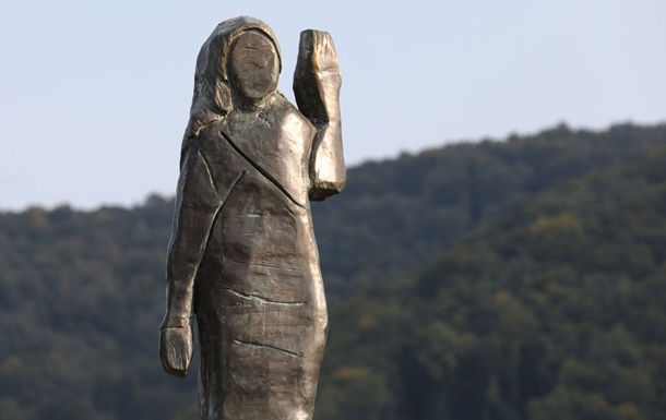 У Словенії зникла статуя Меланії Трамп