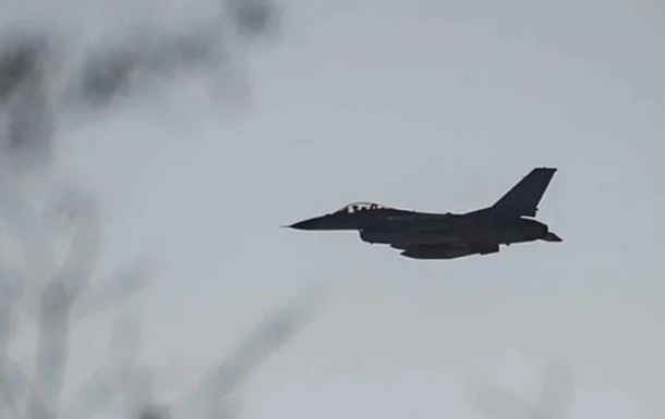 Воздушные силы: Произошла внештатная ситуация с F-16