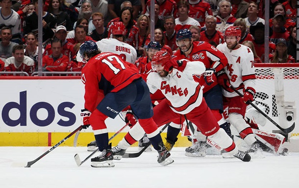 НХЛ, плей-офф: Каролина завершила серию с Вашингтоном