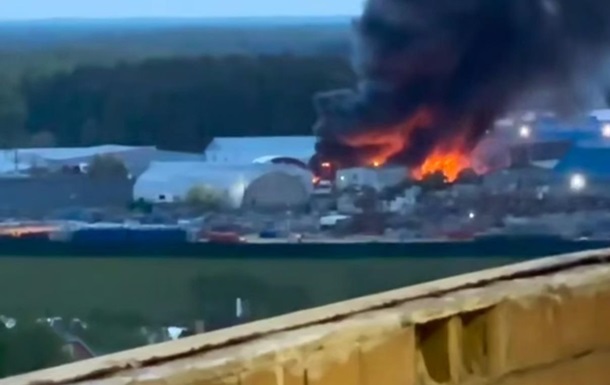 Під Москвою після вибухів спалахнули склади - ЗМІ