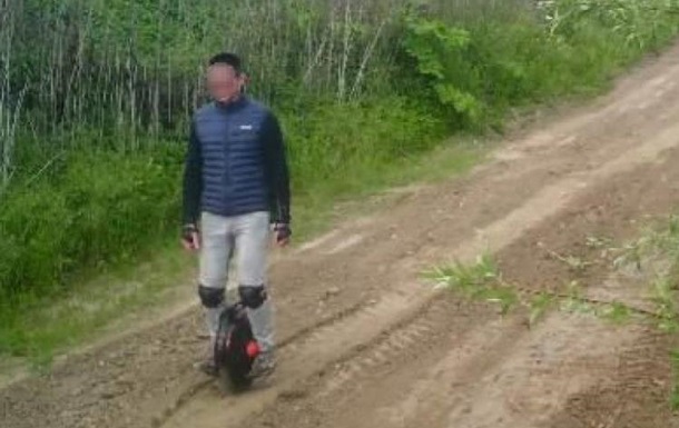 Задержан мужчина, который на моноколесе пытался выехать в Словакию