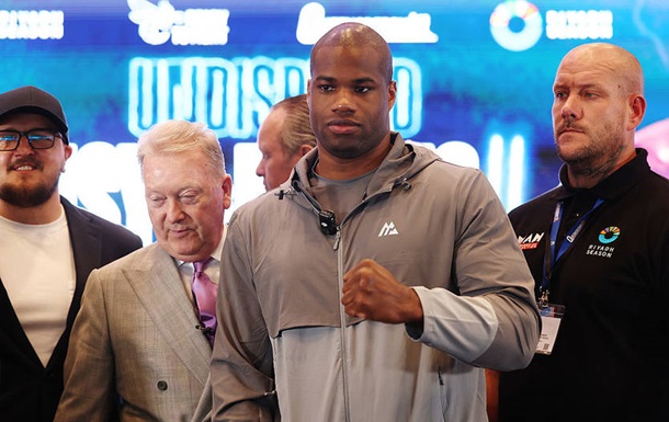 Хаттон хвалит Дюбуа: И сила есть, и психологический настрой на бой с Усиком