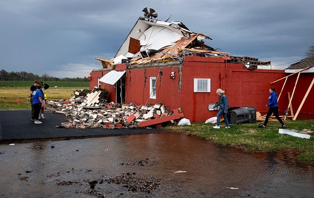 У США десятки людей стали жертвами торнадо