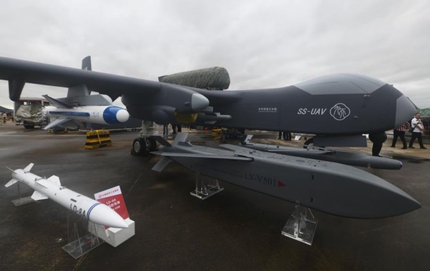 Китай готує випробування потужного  дрононосця 