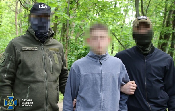 У Києві затримали підлітка, який збирався підірвати ТЦК