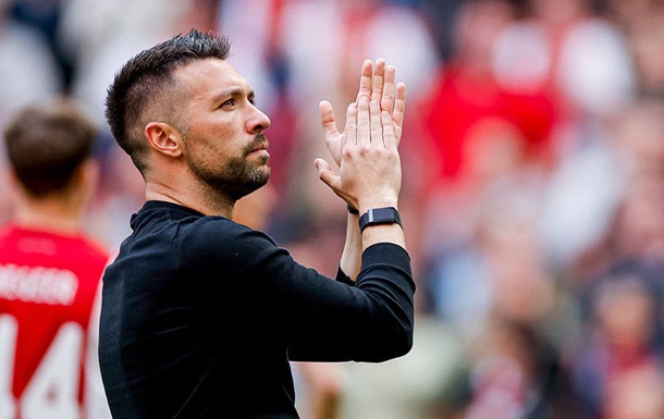 Представник тренерського штабу залишив Аякс після невдачі в Ередивізі