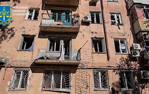 Россияне атаковали Херсон: много раненых