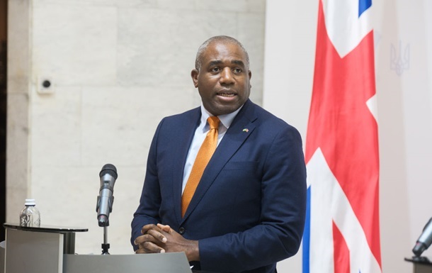 Британія оголосила 100 нових санкцій проти Росії