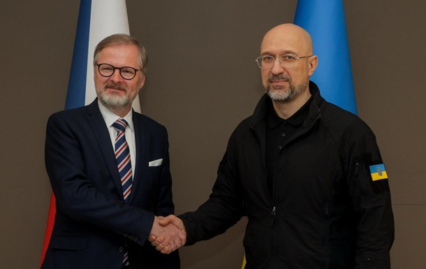 Шмыгаль встретился с премьером Чехии в Ужгороде