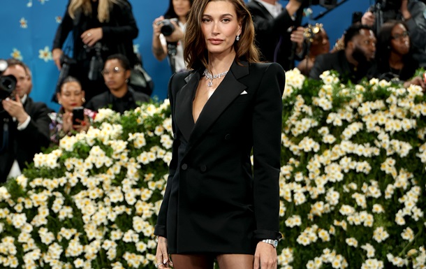 Хейлі Бібер вперше розповіла про важкі пологи