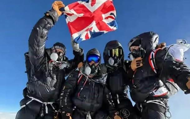 Британці підкорили Еверест новим способом