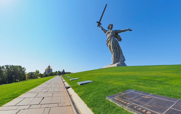 В РФ виявили труп всередині монумента Батьківщина-мати