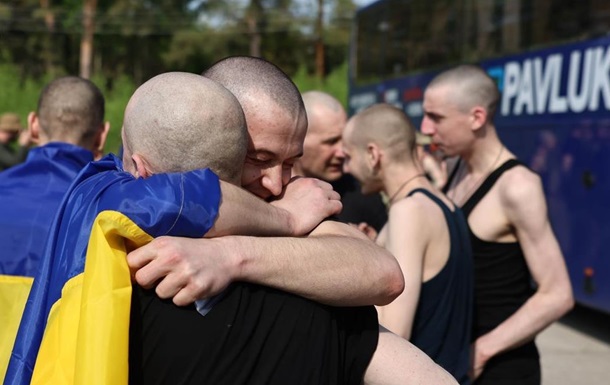 Из российского плена вернулись 390 украинцев