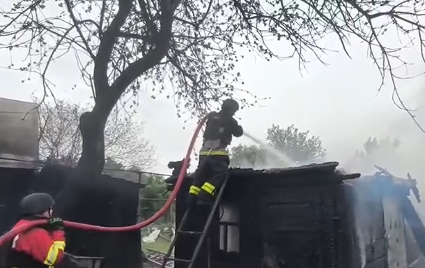 ГСЧС показала последствия удара РФ по селу под Сумами