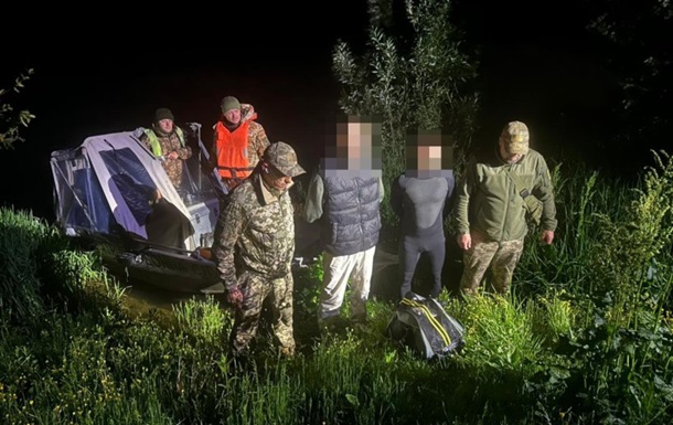 На Днестре поймали двух  пловцов  в гидрокостюмах