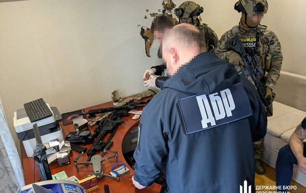 На Донеччині правоохоронець перепродавав трофейну зброю