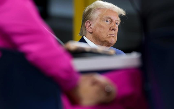 Трамп назвал  слишком большим  подаренный Катаром самолет