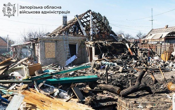 РФ сбросила пять авиабомб на село на Запорожье: под завалами люди