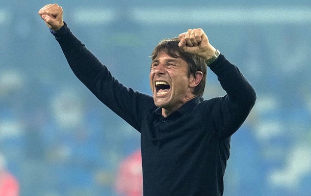 Наполи пытается удержать Конте увеличением зарплаты