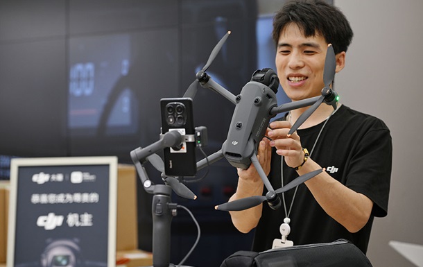 Китай прекратил продажу дронов Mavic Украине, но поставляет их России - СМИ