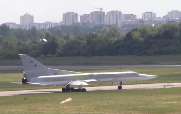Россия перебросила 40 Ту-22М3 на аэродром Оленья - СМИ