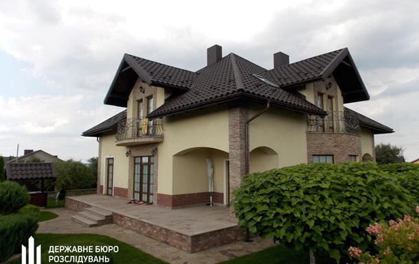 Ексглаву податкової Тернопільщини підозрюють у приховуванні майна на 23 млн