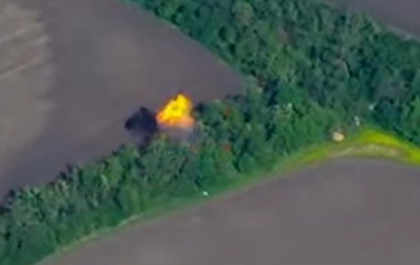 Операторы дронов поразили российскую станцию РЭБ