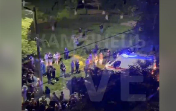 В Каменце-Подольском толпа людей напала на автомобиль ТЦК и СП